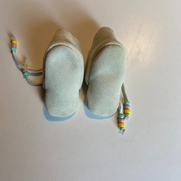 White Suede Handmade Beaded Baby/Infant Booties with Tie NWOT - Picture 5 of 5